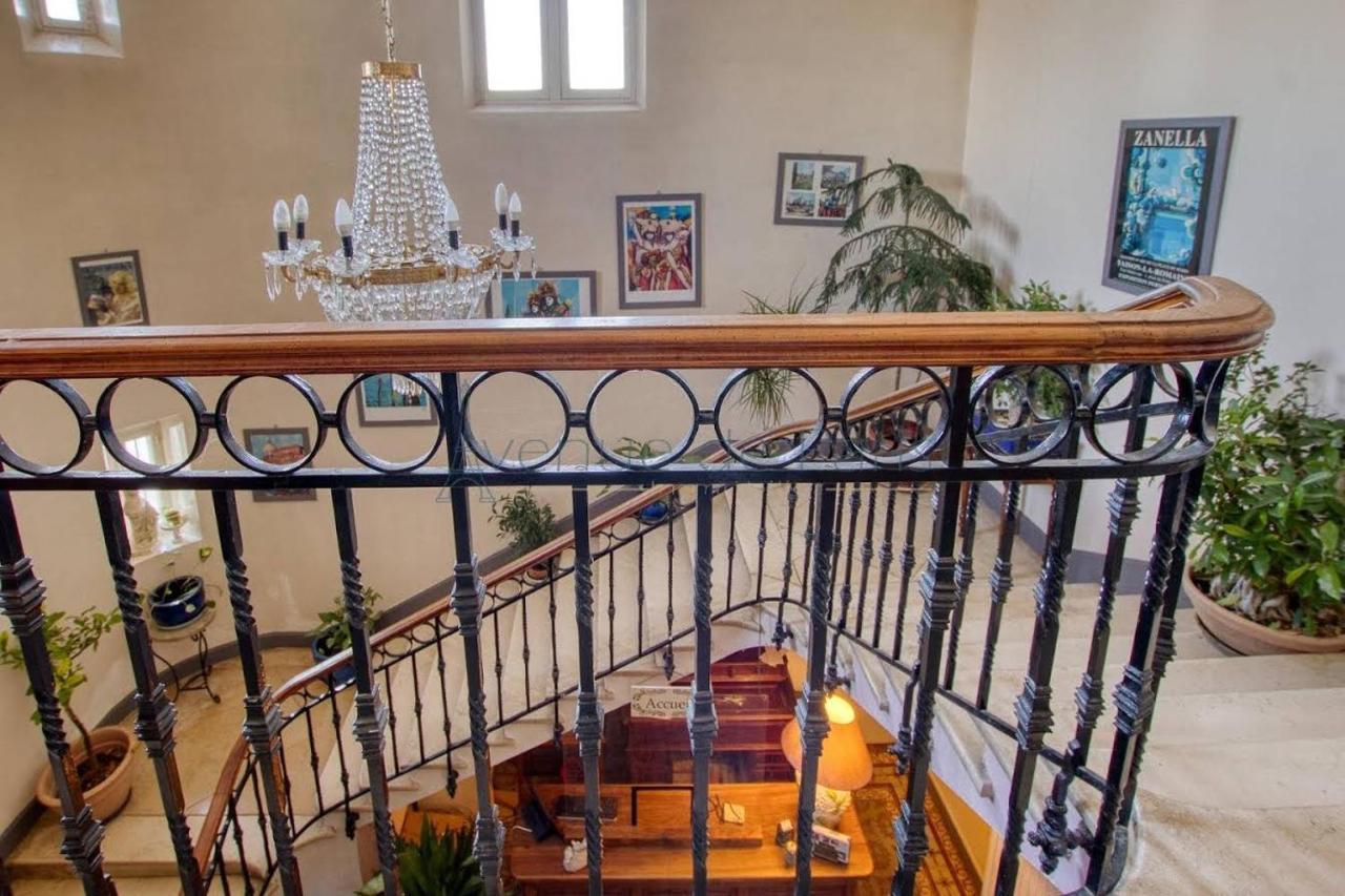 Le Mogador Chateau Du Martinet Violes Ngoại thất bức ảnh